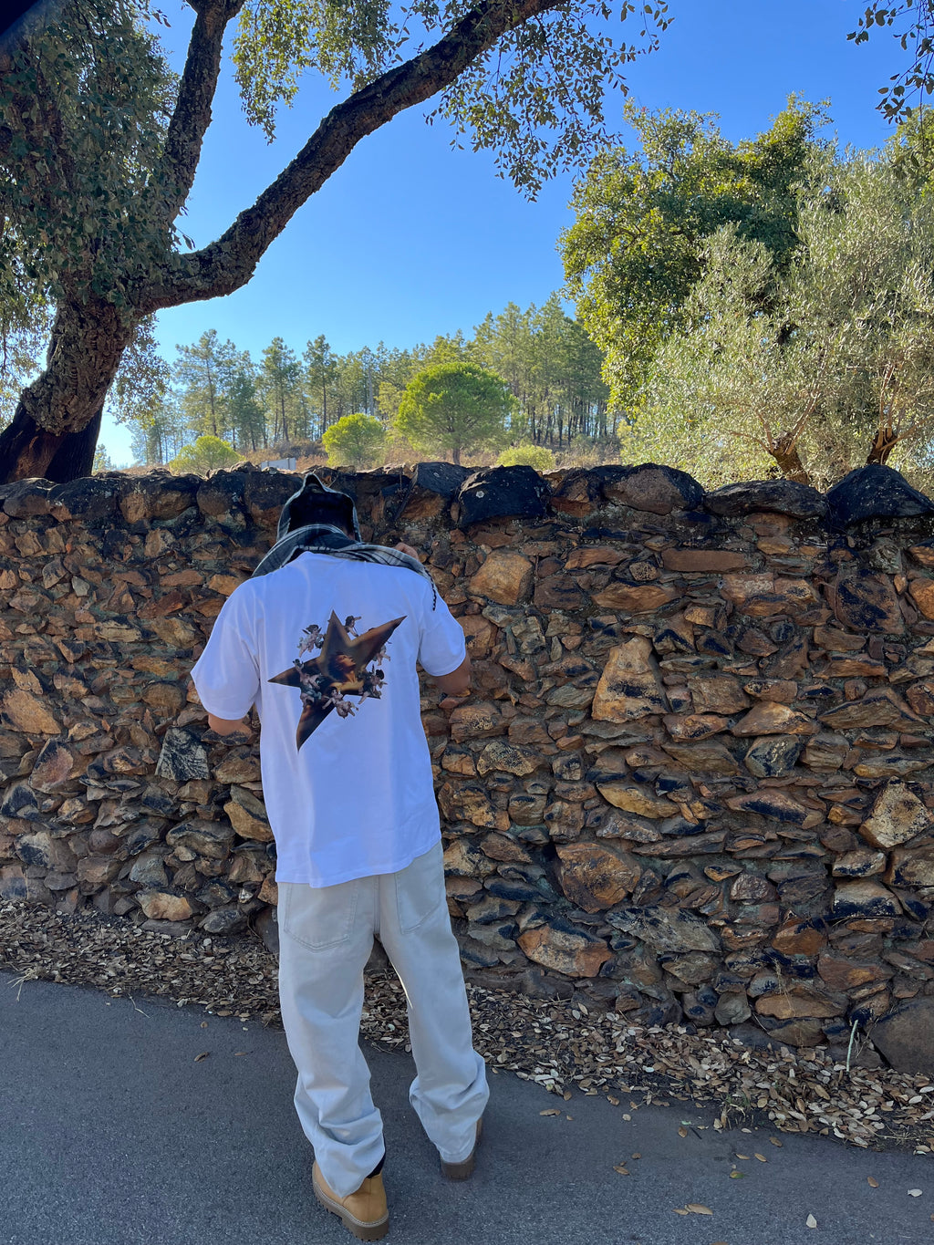 Camiseta Oversize Around the Star