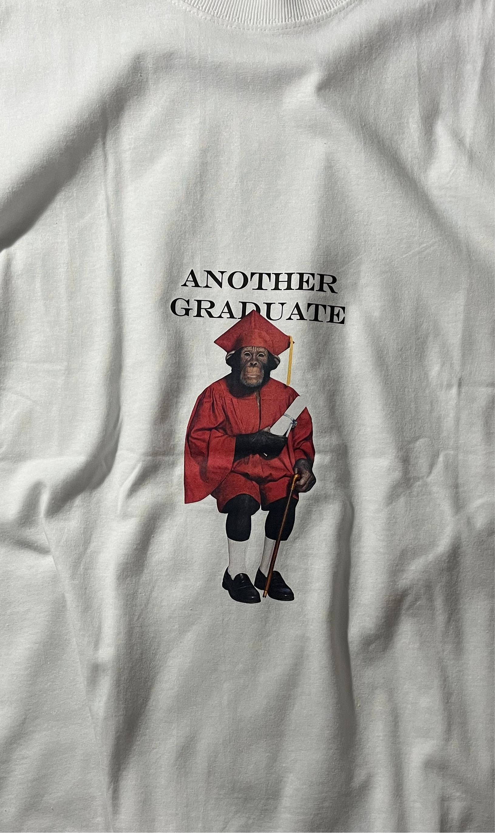 Camiseta Oversize Another Graduate